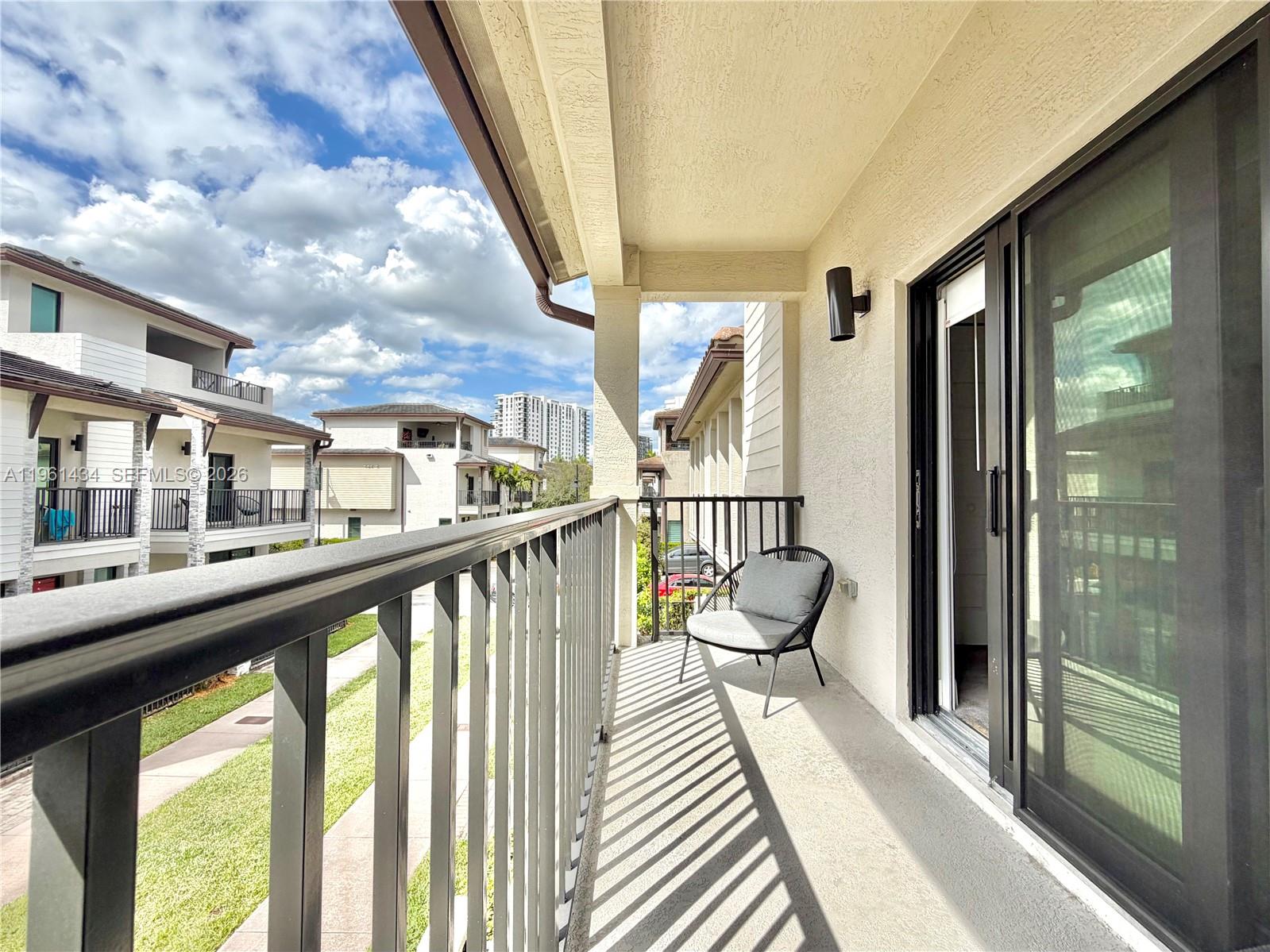 DOWNTOWN DORAL SOUTH PHAS - Residential Lease