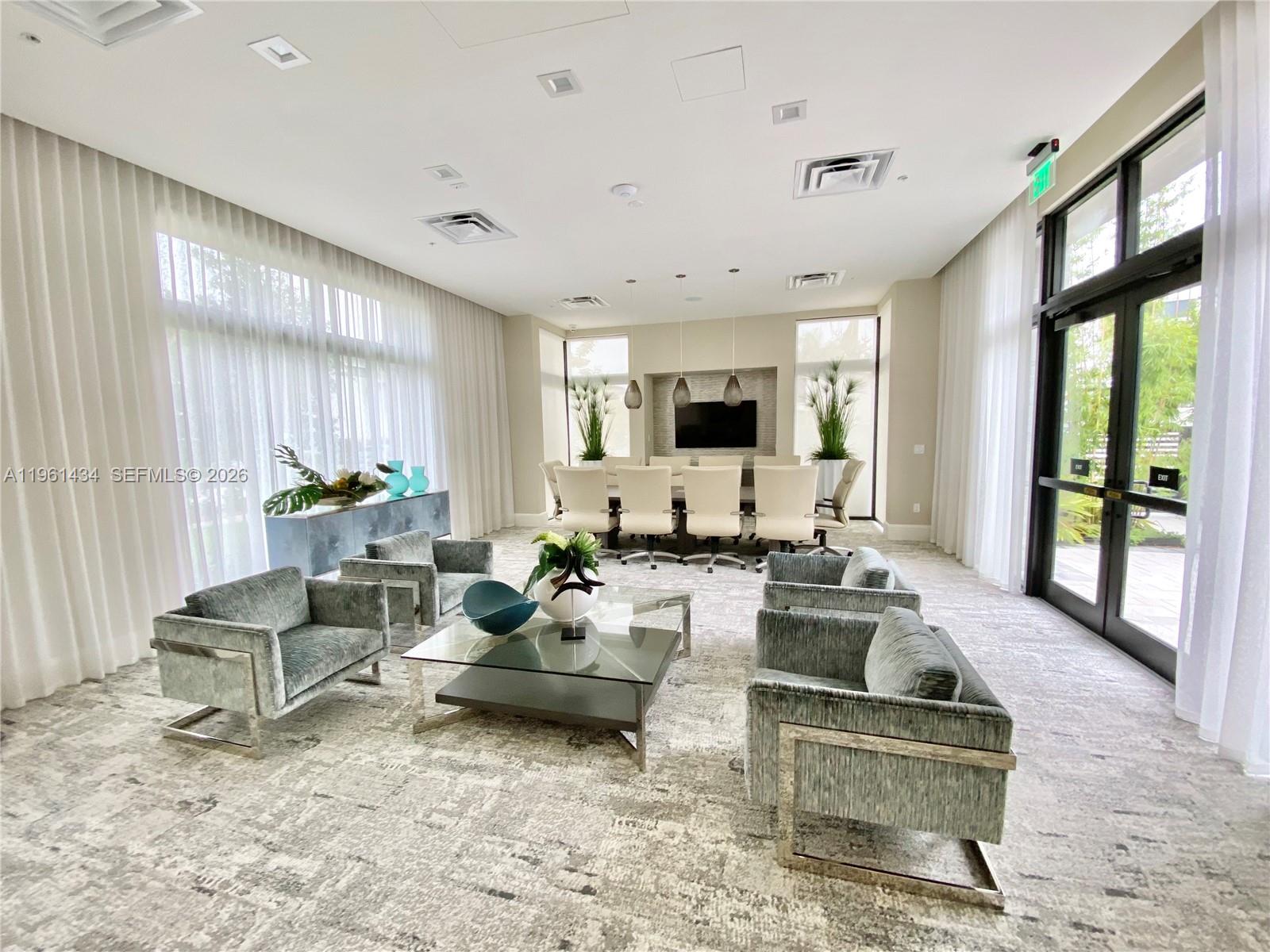 DOWNTOWN DORAL SOUTH PHAS - Residential Lease
