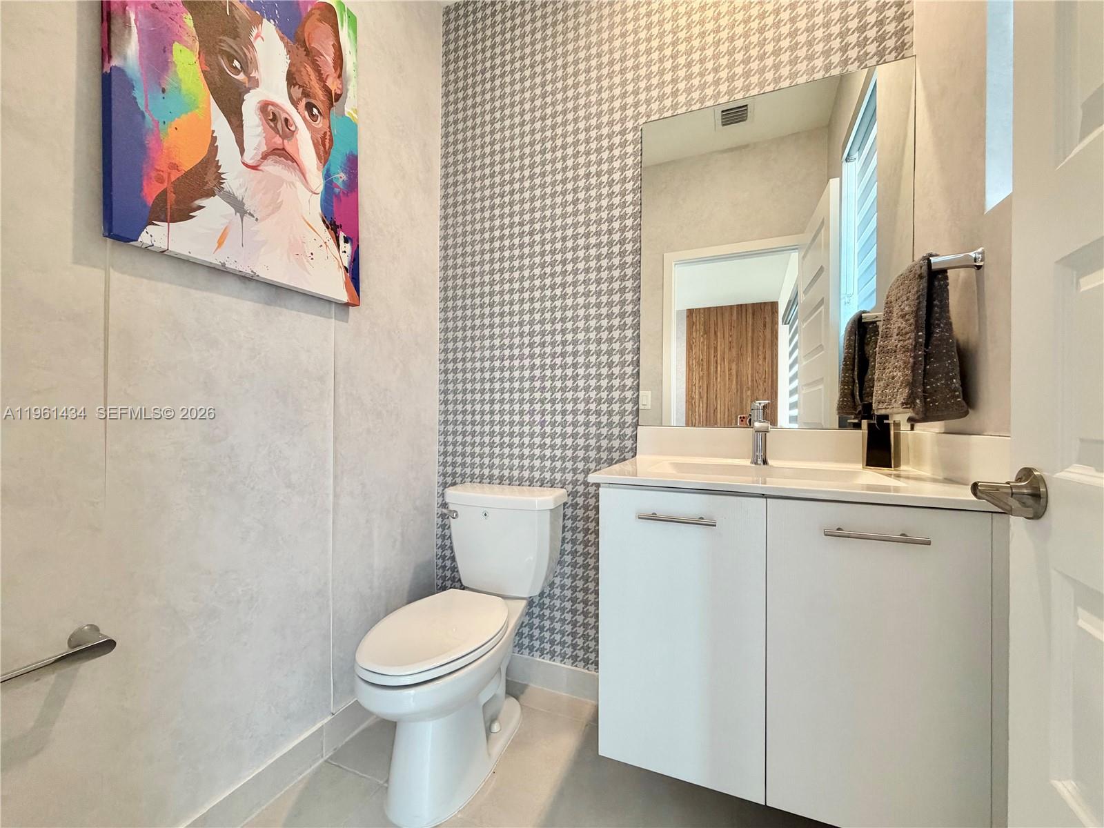 DOWNTOWN DORAL SOUTH PHAS - Residential Lease