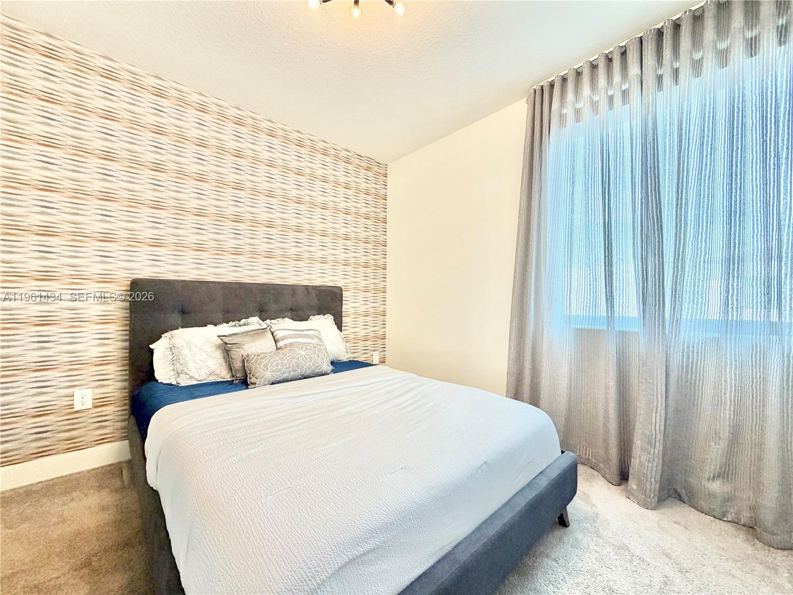 DOWNTOWN DORAL SOUTH PHAS - Residential Lease