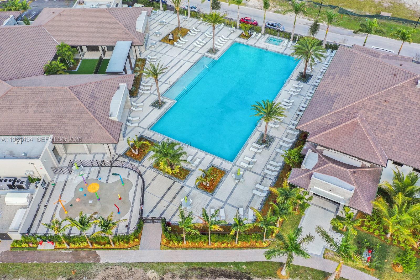 DOWNTOWN DORAL SOUTH PHAS - Residential Lease