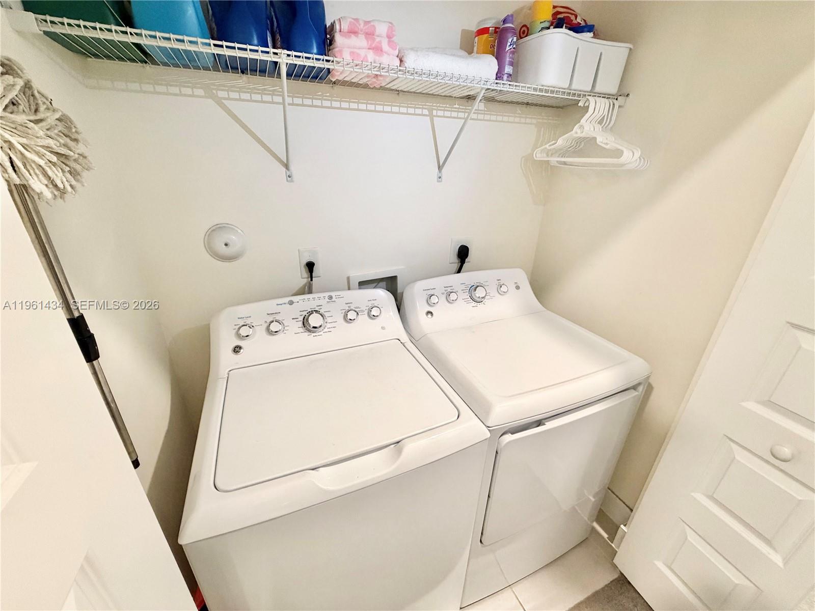DOWNTOWN DORAL SOUTH PHAS - Residential Lease