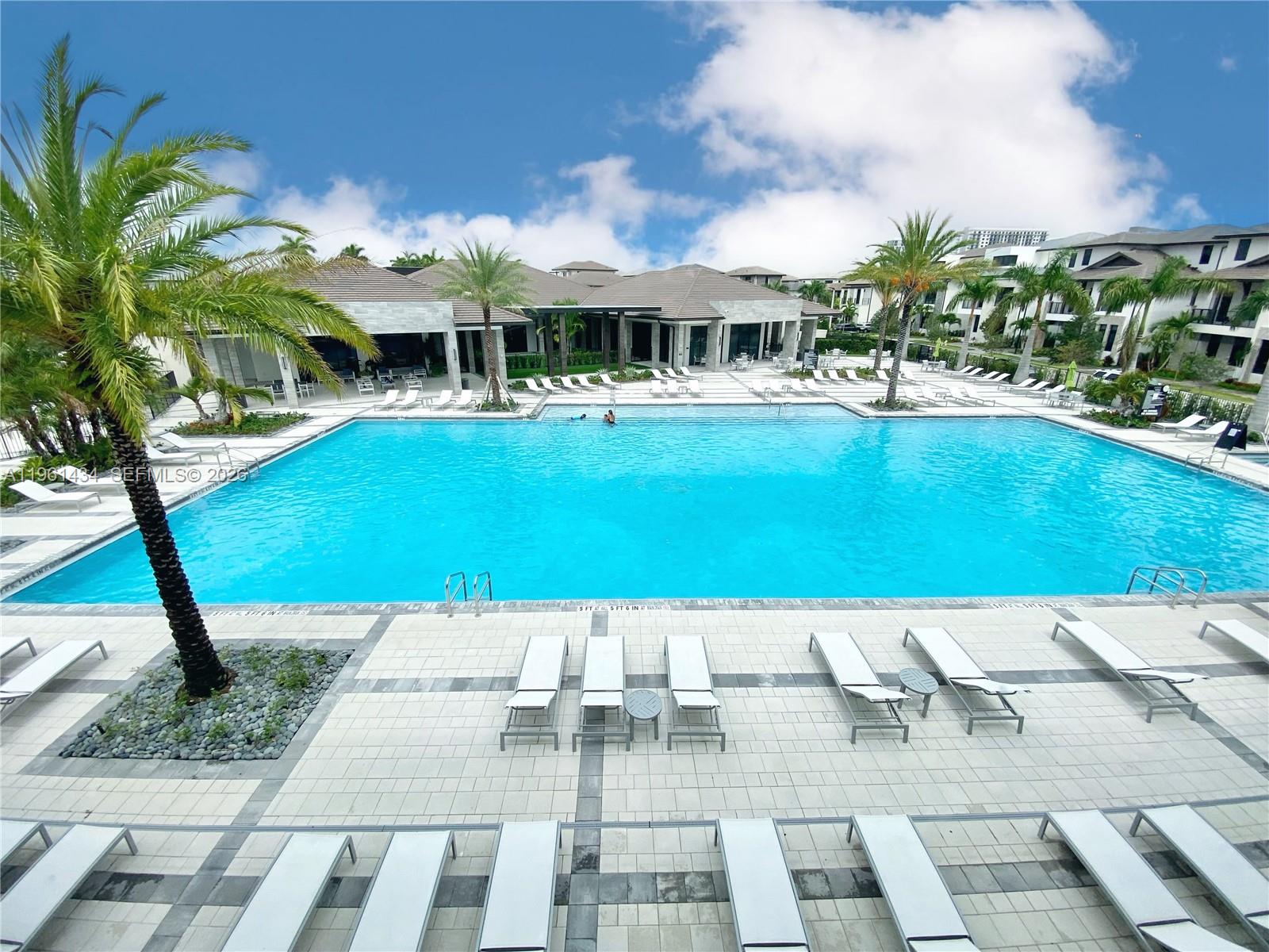 DOWNTOWN DORAL SOUTH PHAS - Residential Lease