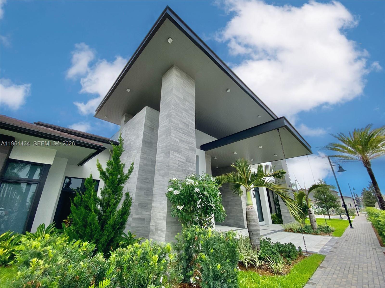 DOWNTOWN DORAL SOUTH PHAS - Residential Lease