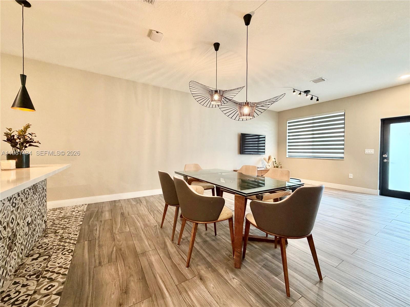 DOWNTOWN DORAL SOUTH PHAS - Residential Lease