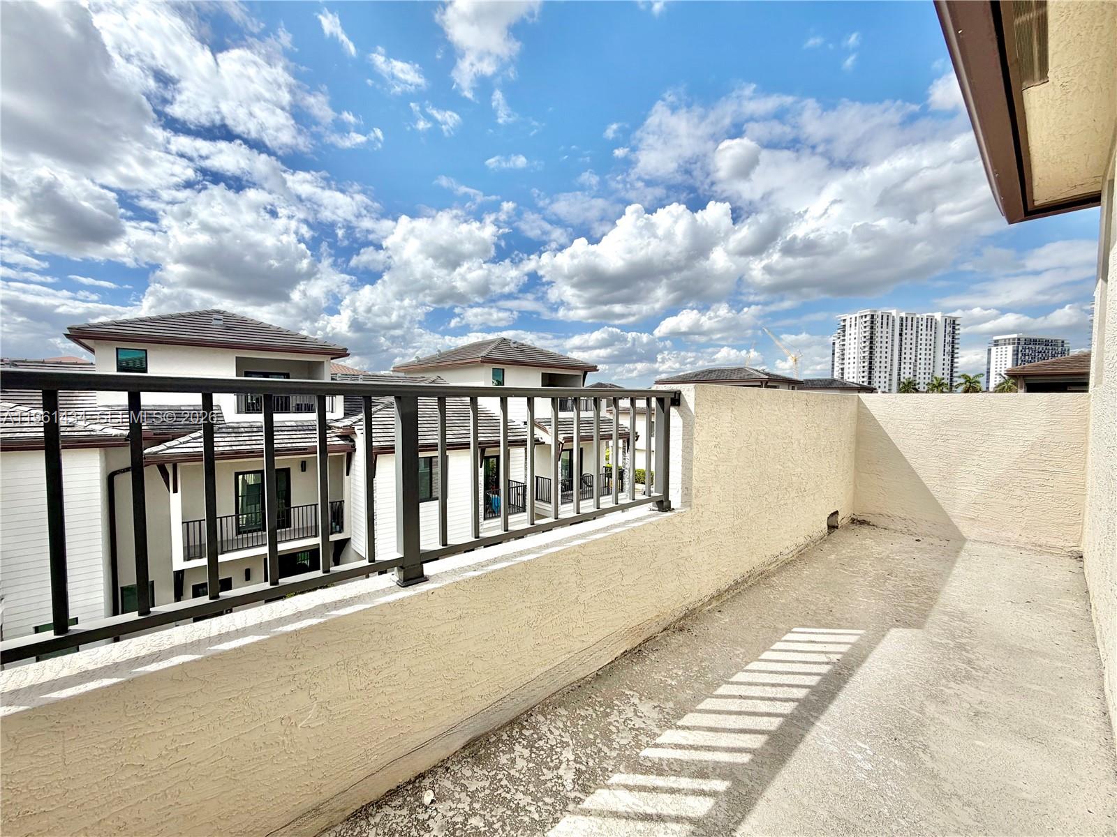 DOWNTOWN DORAL SOUTH PHAS - Residential Lease
