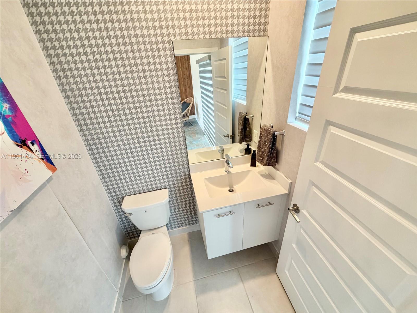 DOWNTOWN DORAL SOUTH PHAS - Residential Lease