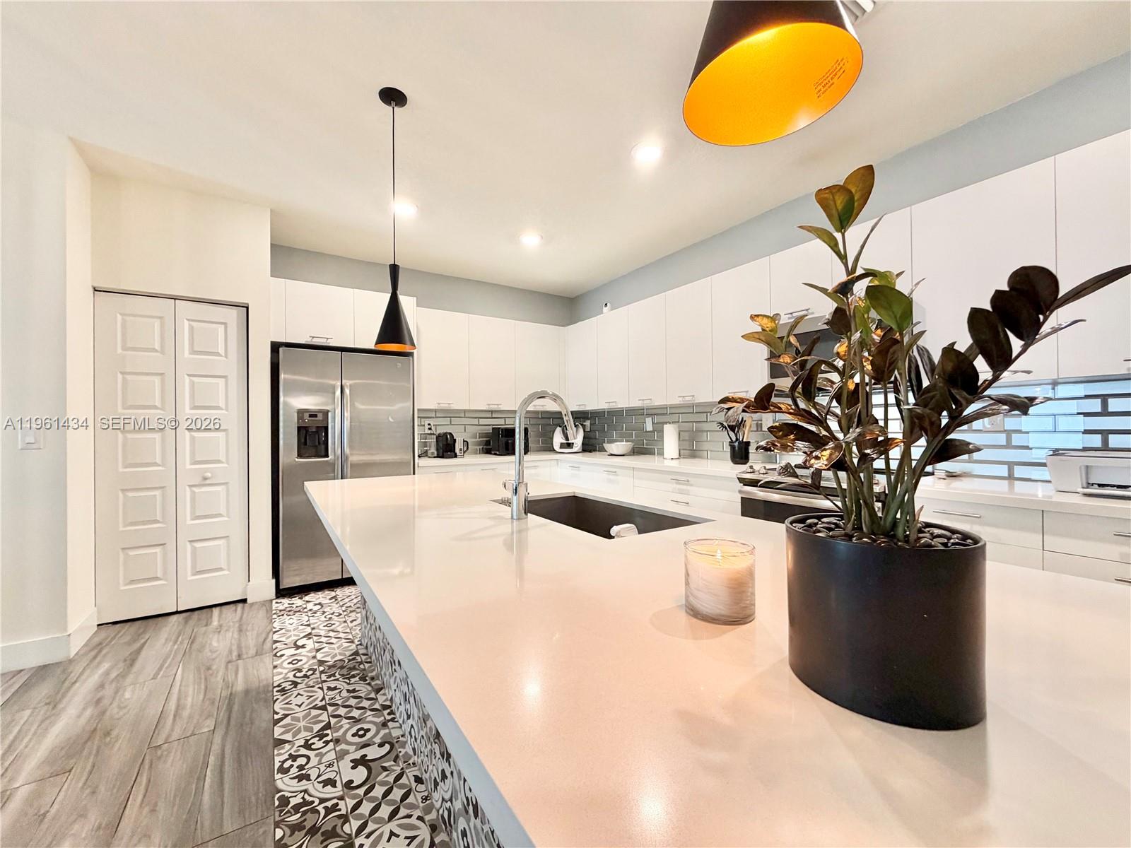 DOWNTOWN DORAL SOUTH PHAS - Residential Lease