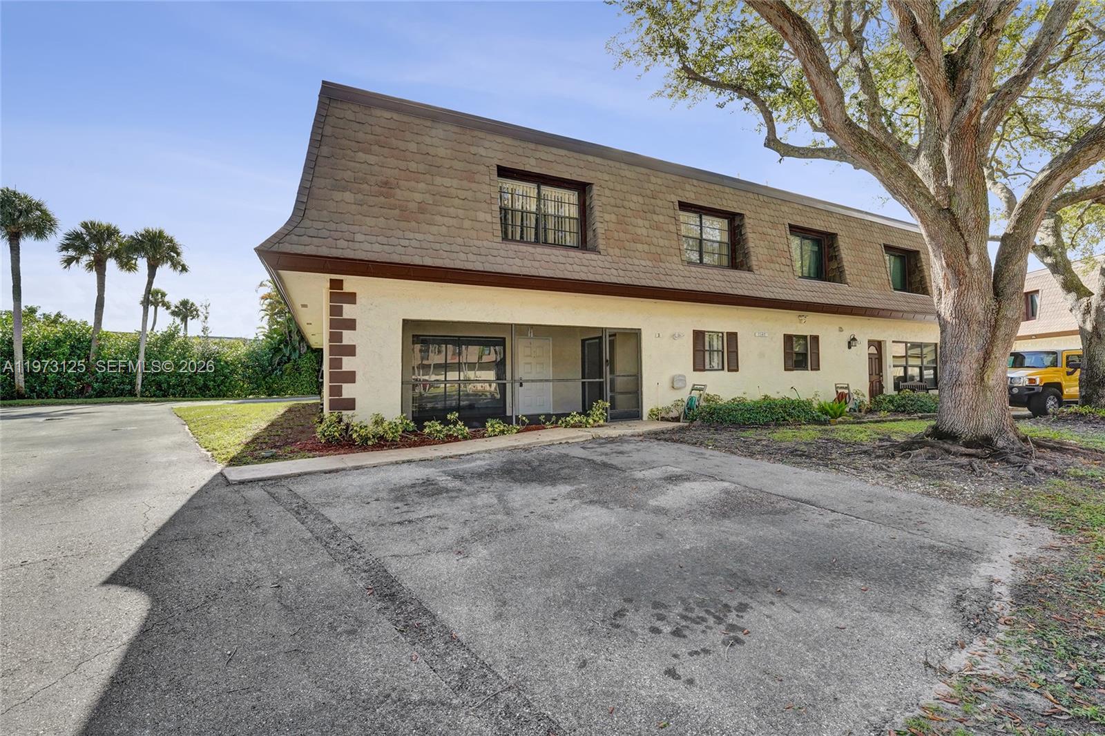 Chateau On The Knoll - Residential