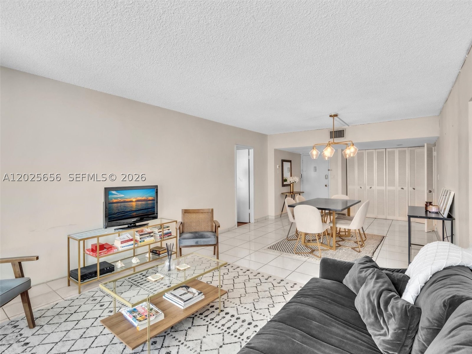 THE CARRIAGE HOUSE CONDO - Residential