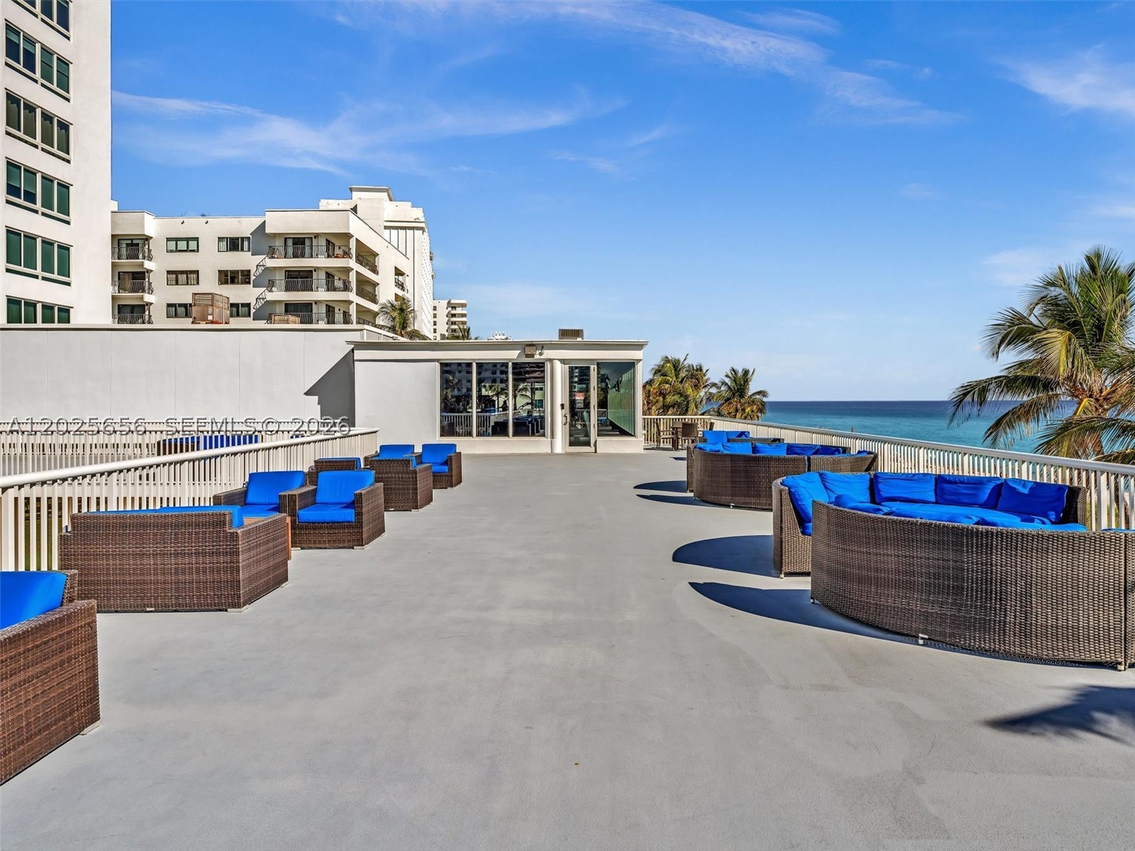 THE CARRIAGE HOUSE CONDO - Residential