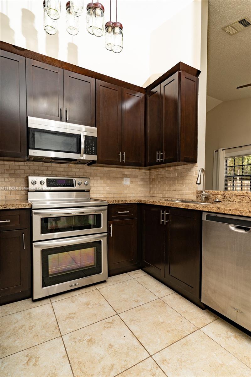 NEW RIVER ESTATES SECTION - Residential Lease