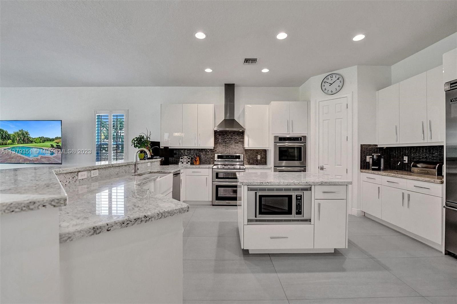 LONG LAKE RANCHES PLAT TW - Residential