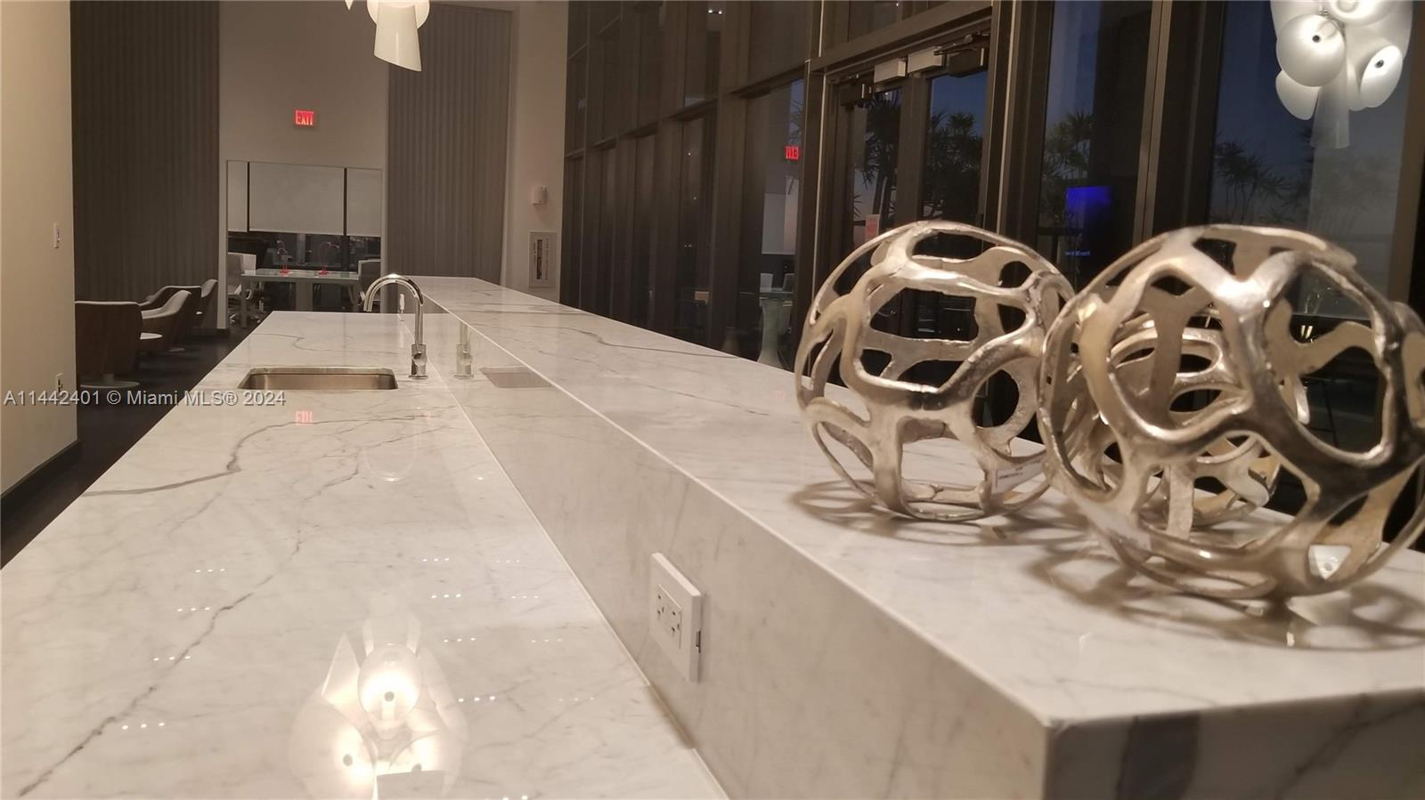 CANVAS CONDO - Residential