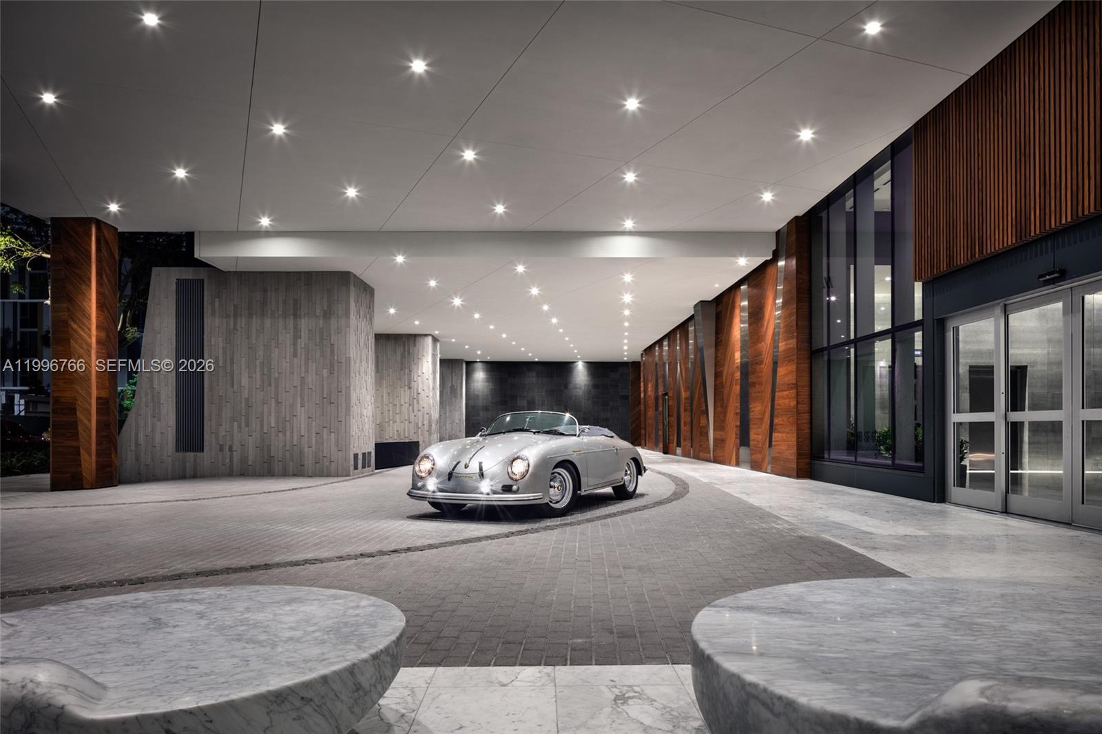 REACH CONDO - Residential