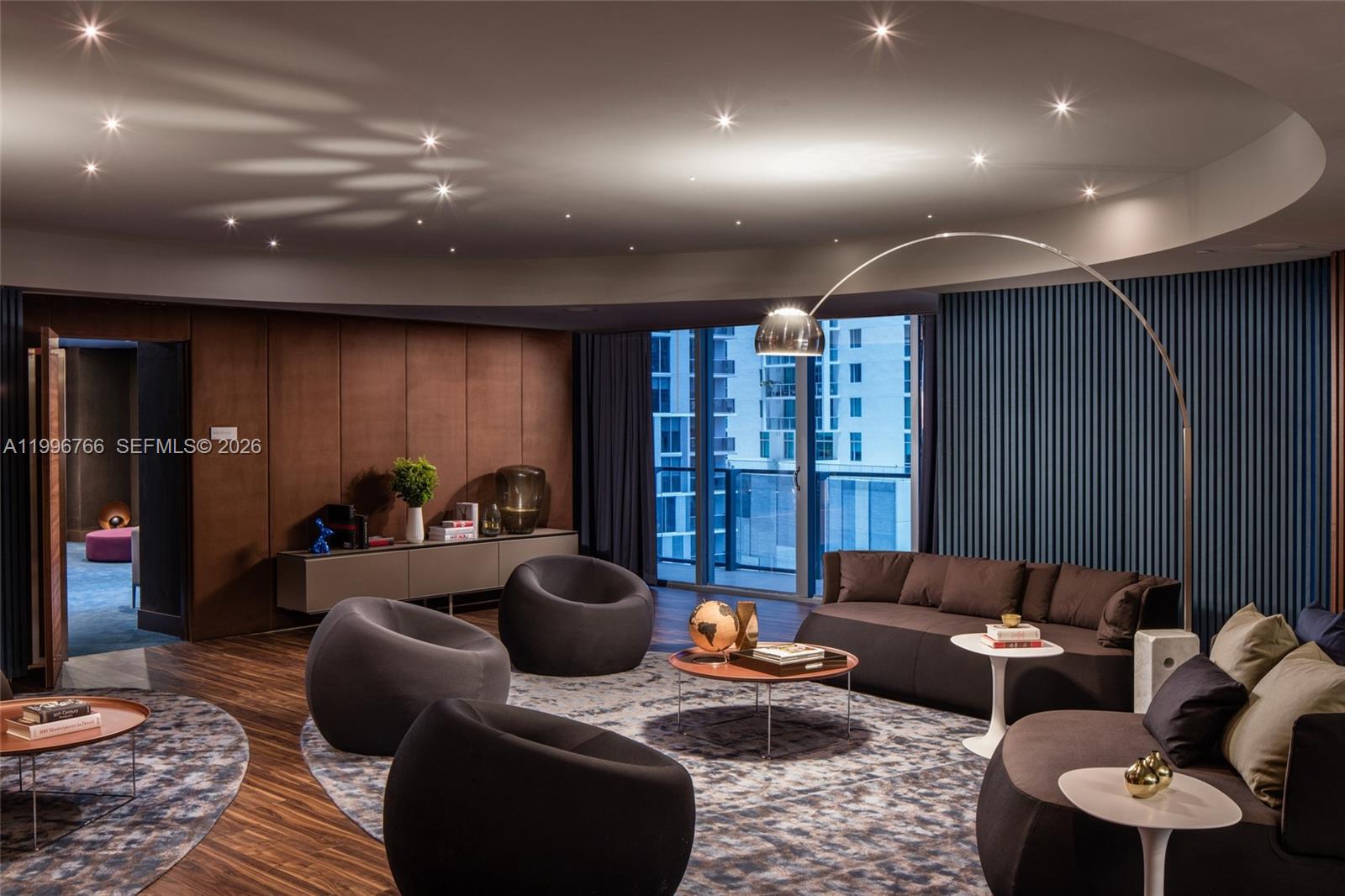 REACH CONDO - Residential
