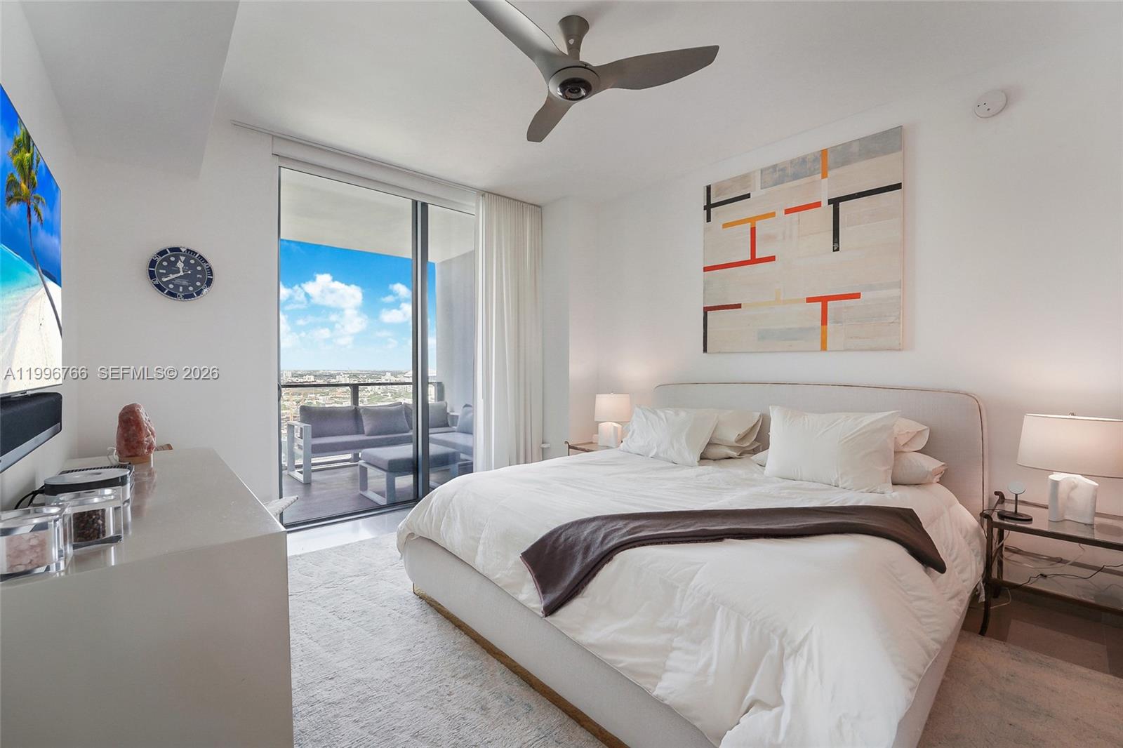 REACH CONDO - Residential