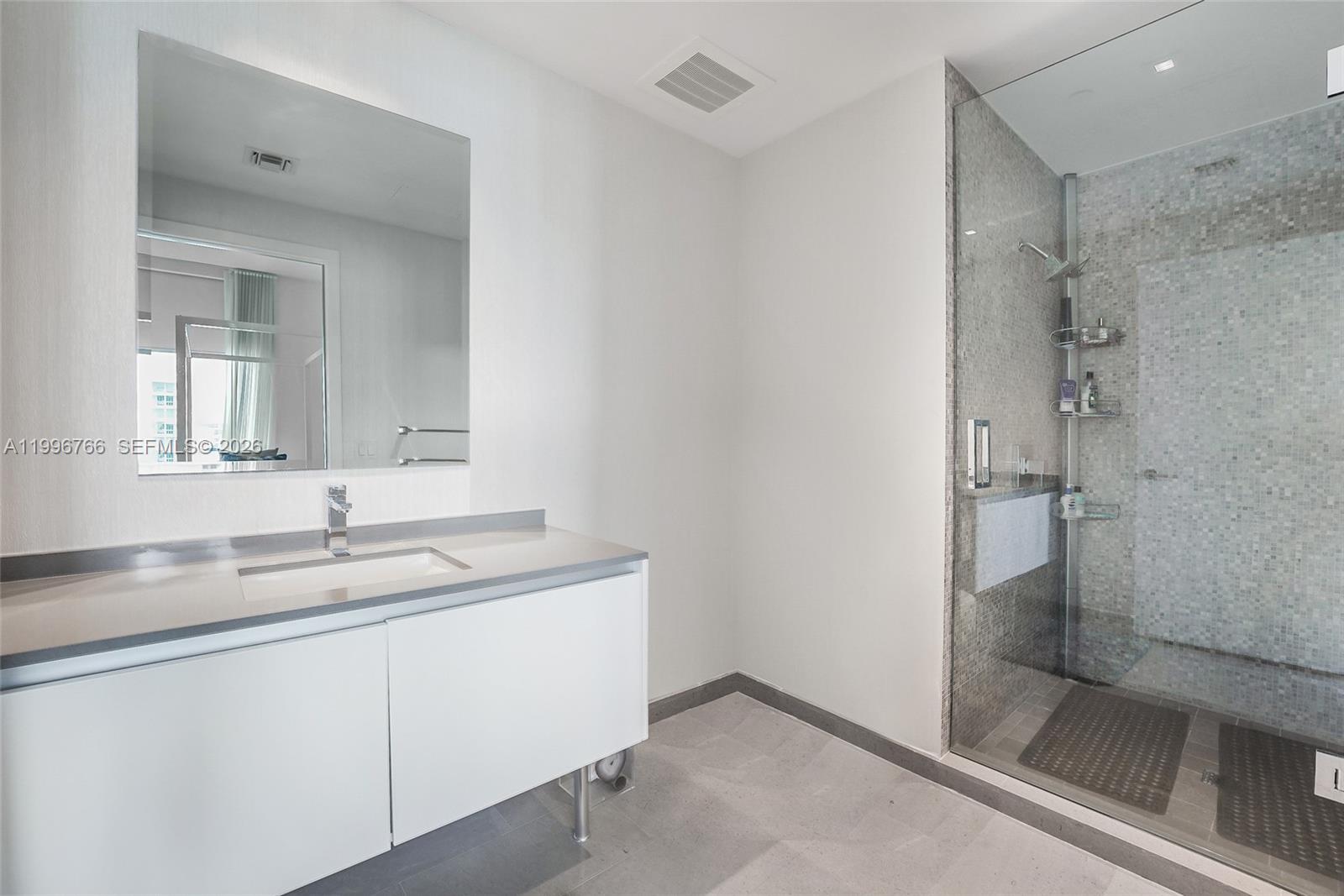 REACH CONDO - Residential
