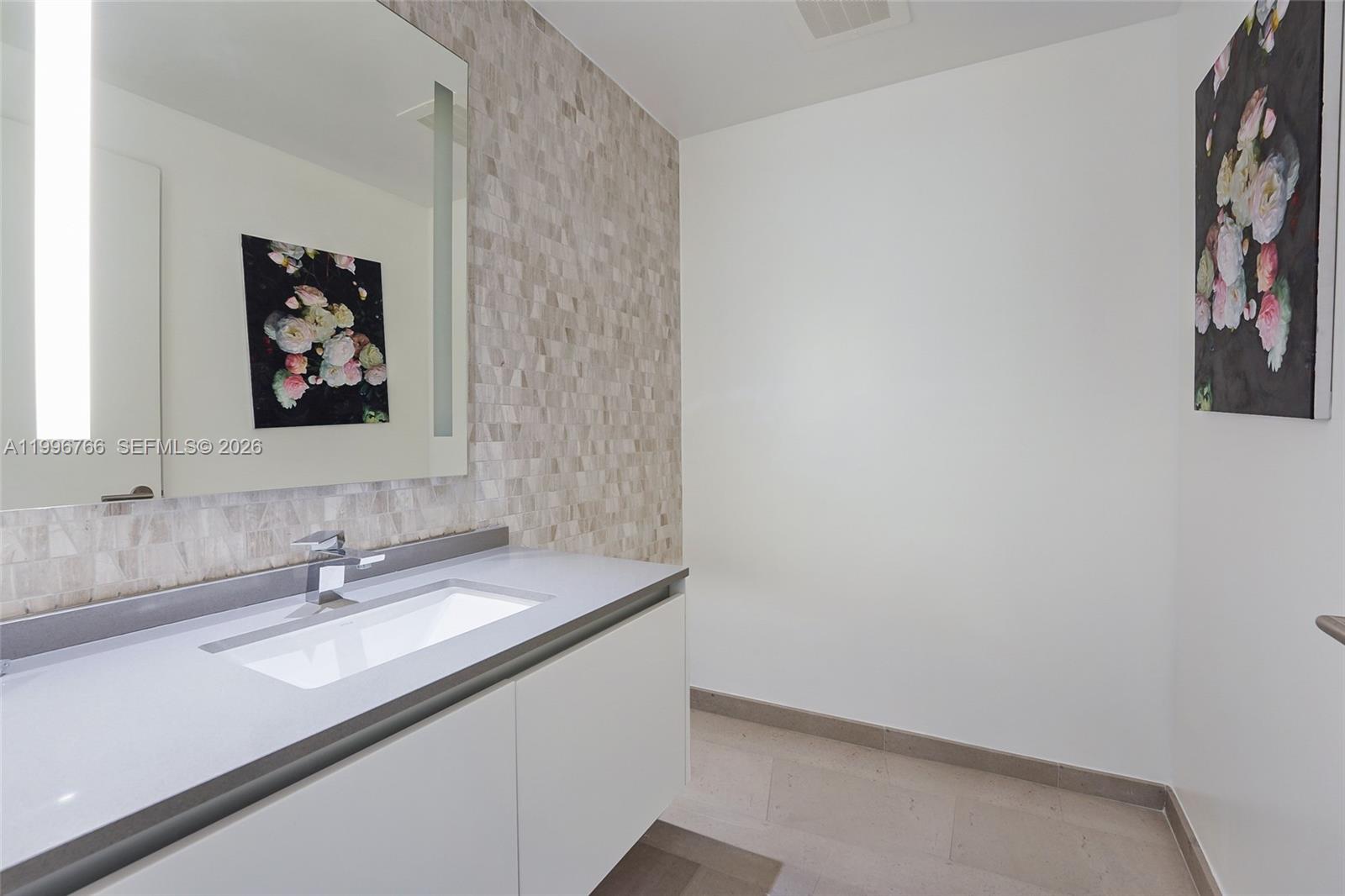 REACH CONDO - Residential