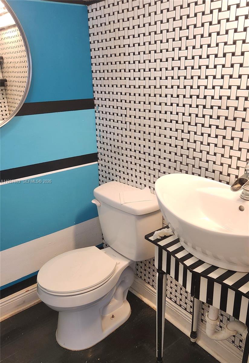 SPRING CREEK CONDO APARTM - Residential