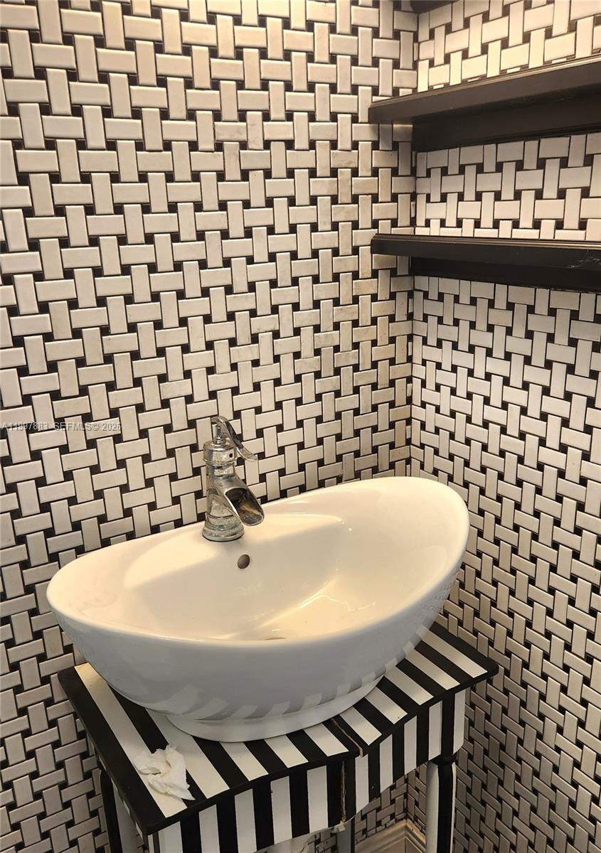 SPRING CREEK CONDO APARTM - Residential