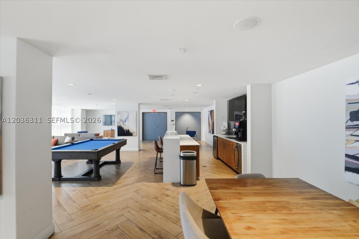 CIRC RESIDENCES CONDO - Residential