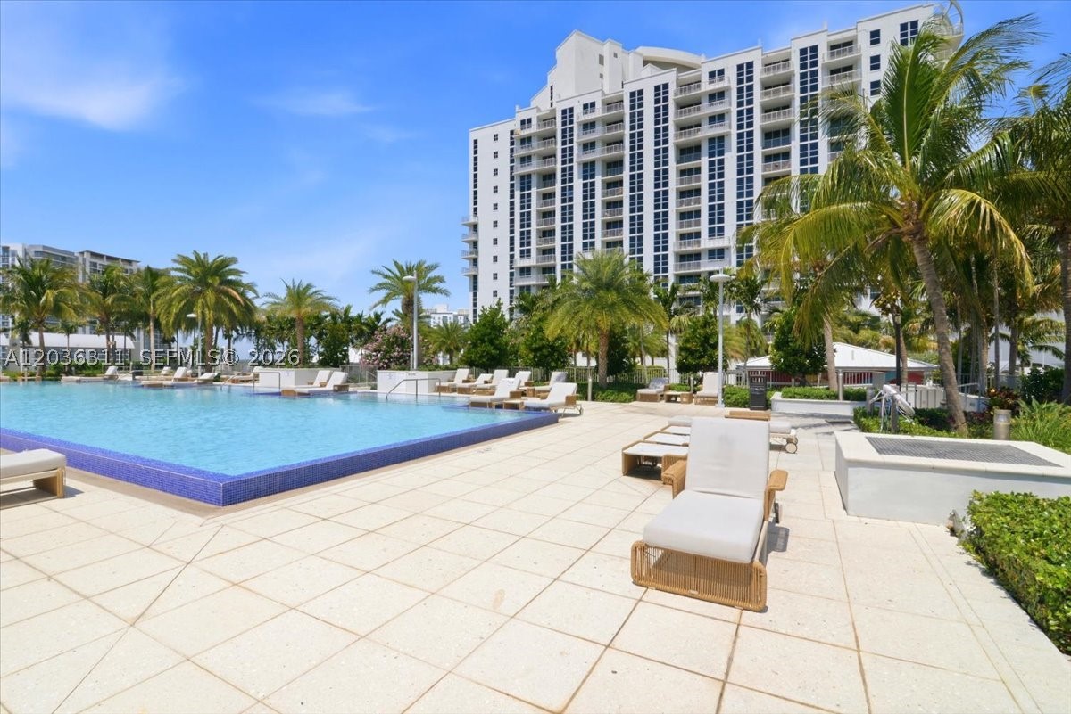 CIRC RESIDENCES CONDO - Residential
