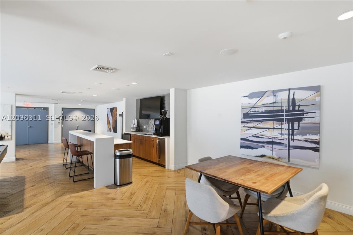 CIRC RESIDENCES CONDO - Residential