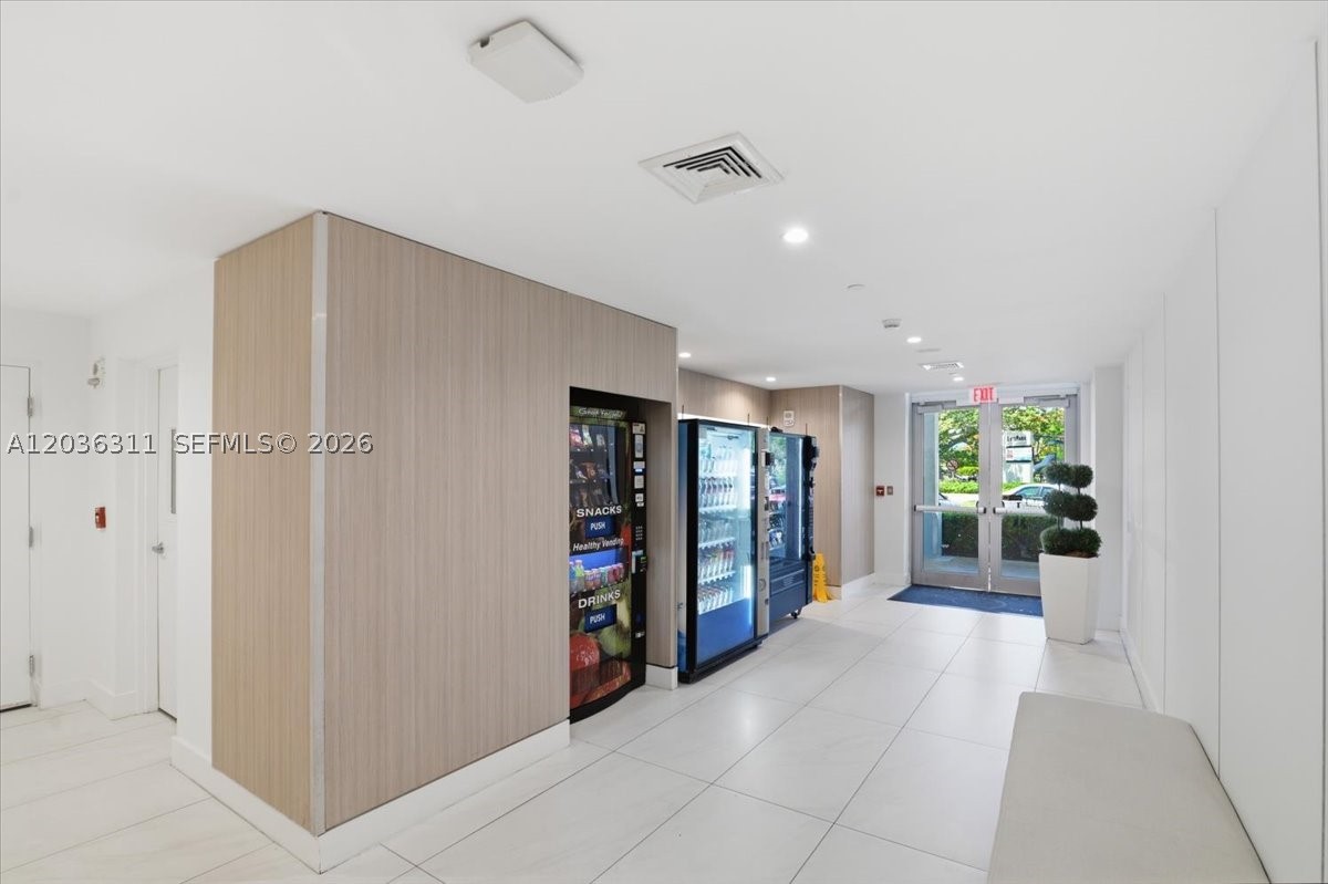 CIRC RESIDENCES CONDO - Residential