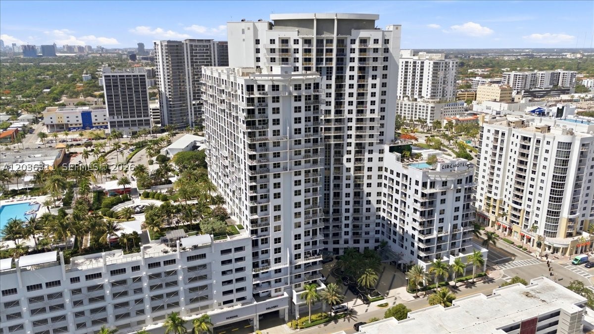 CIRC RESIDENCES CONDO - Residential