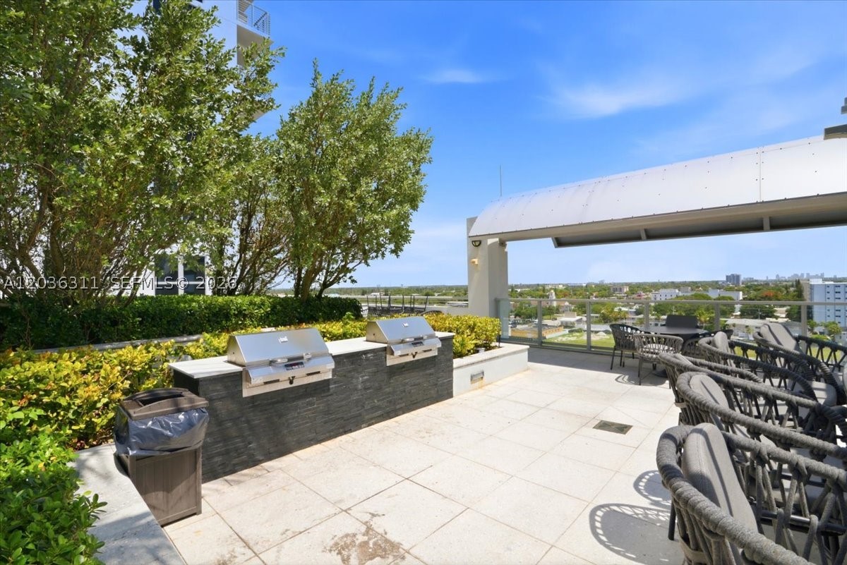 CIRC RESIDENCES CONDO - Residential