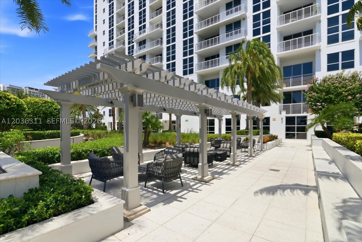 CIRC RESIDENCES CONDO - Residential