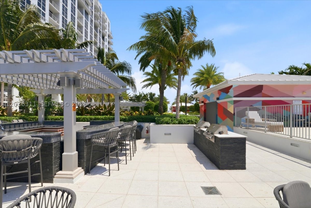 CIRC RESIDENCES CONDO - Residential