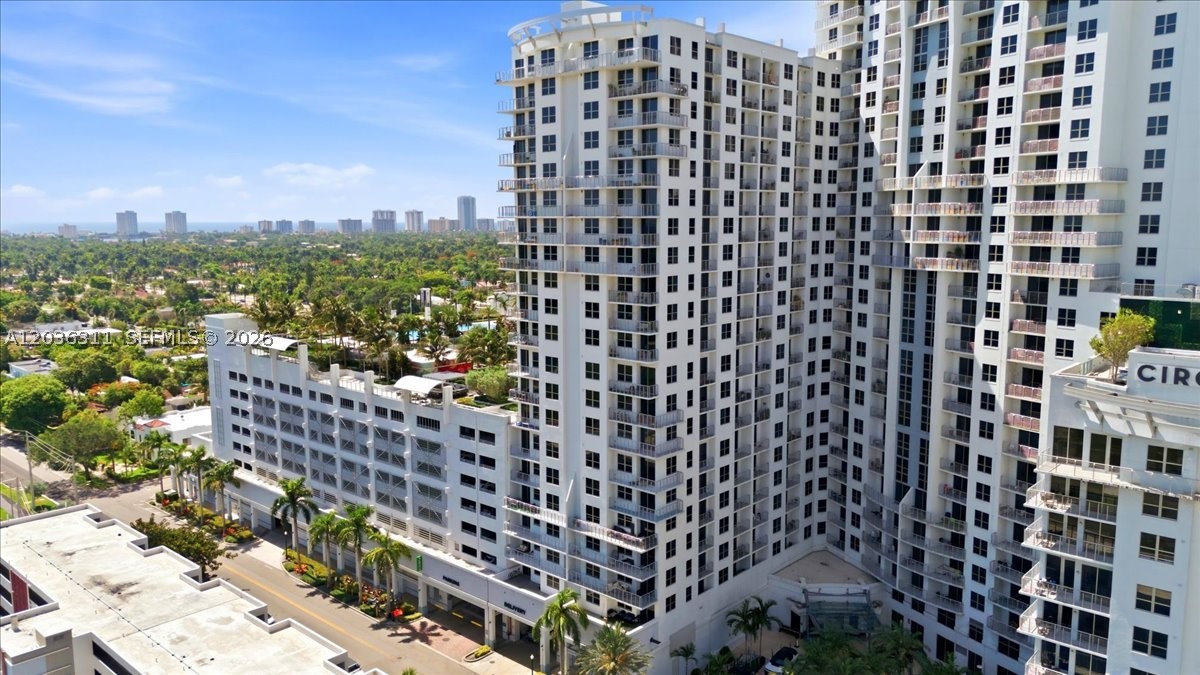 CIRC RESIDENCES CONDO - Residential