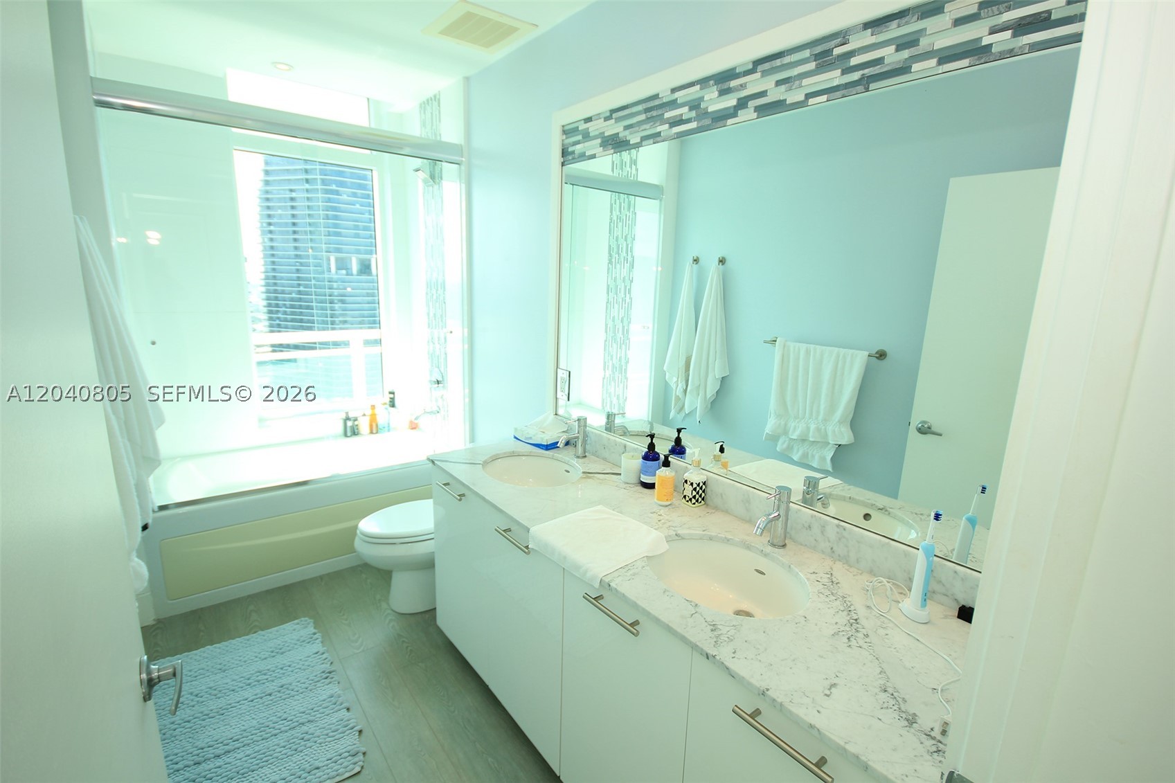 THE PLAZA 851 BRICKELL CO - Residential
