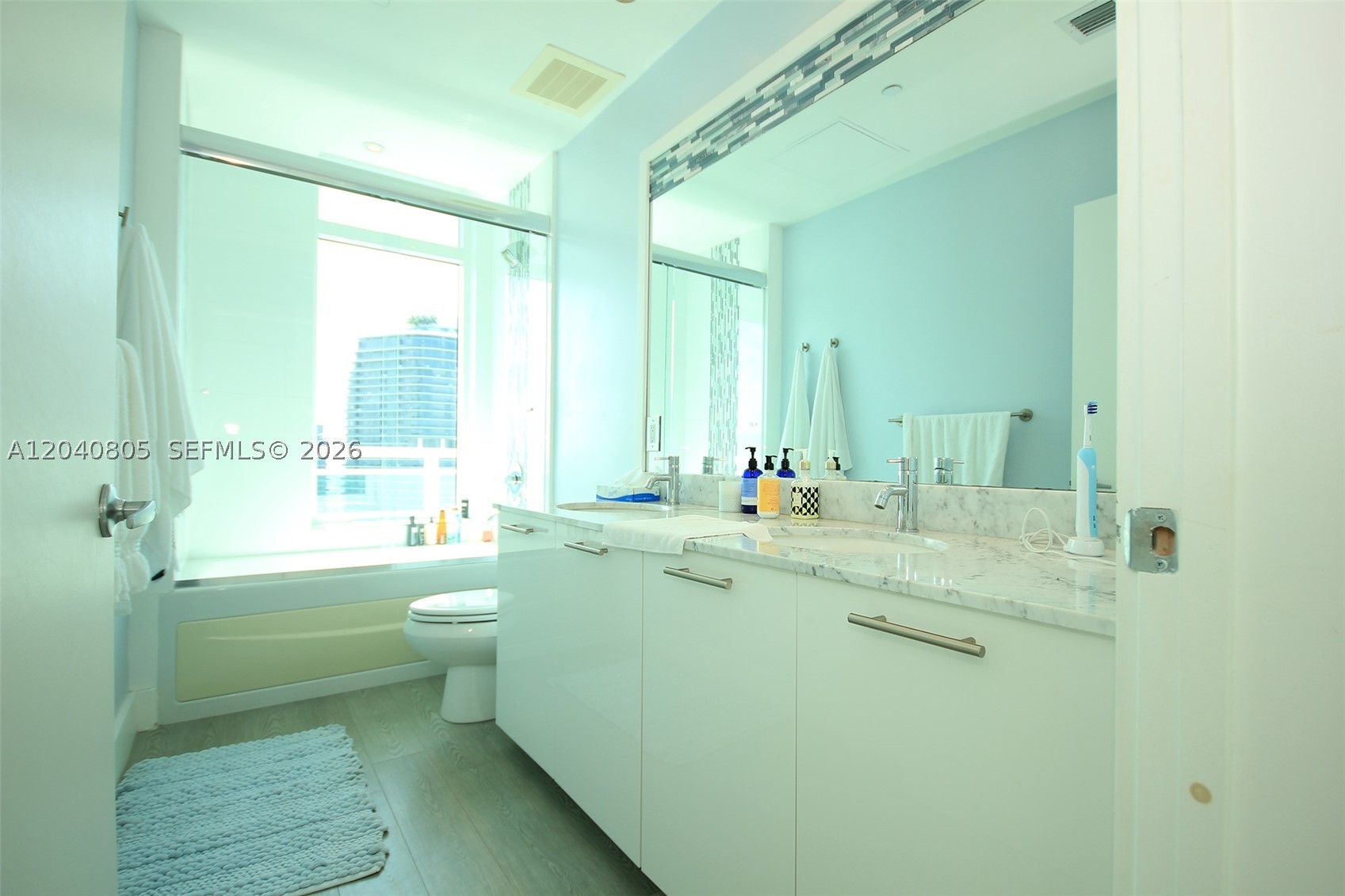 THE PLAZA 851 BRICKELL CO - Residential