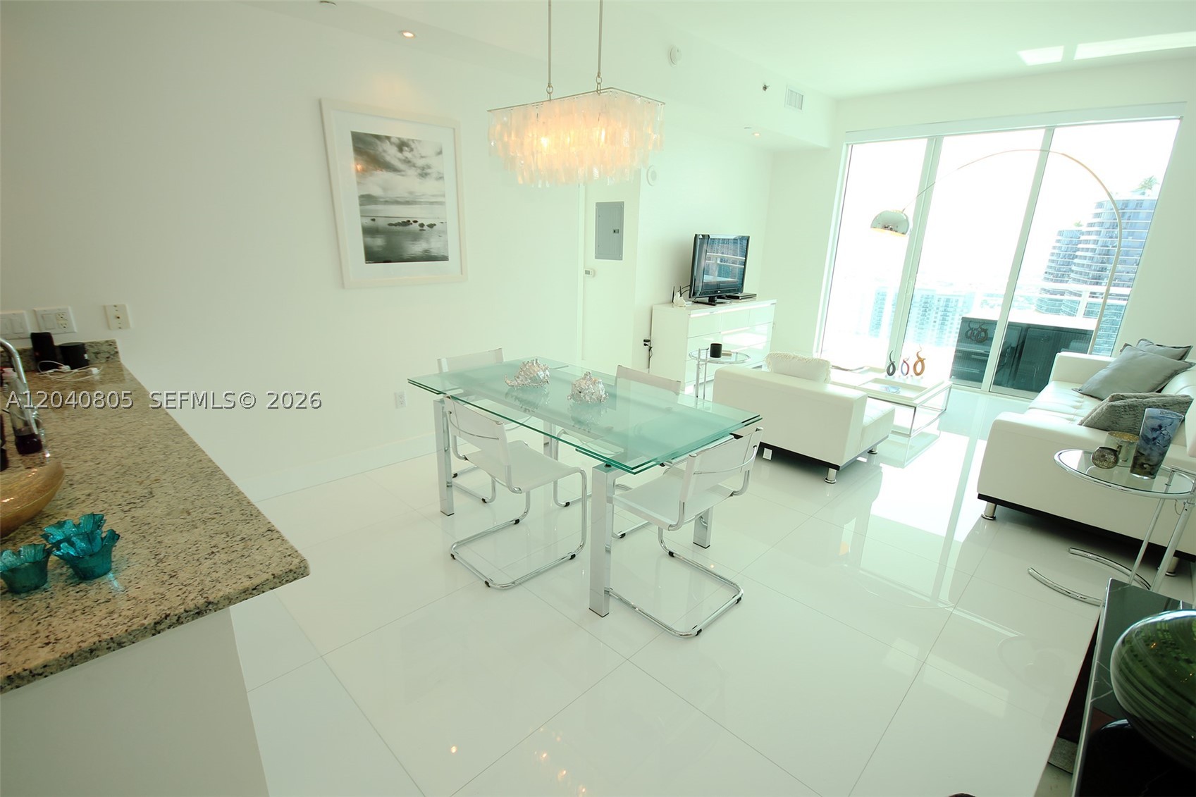 THE PLAZA 851 BRICKELL CO - Residential