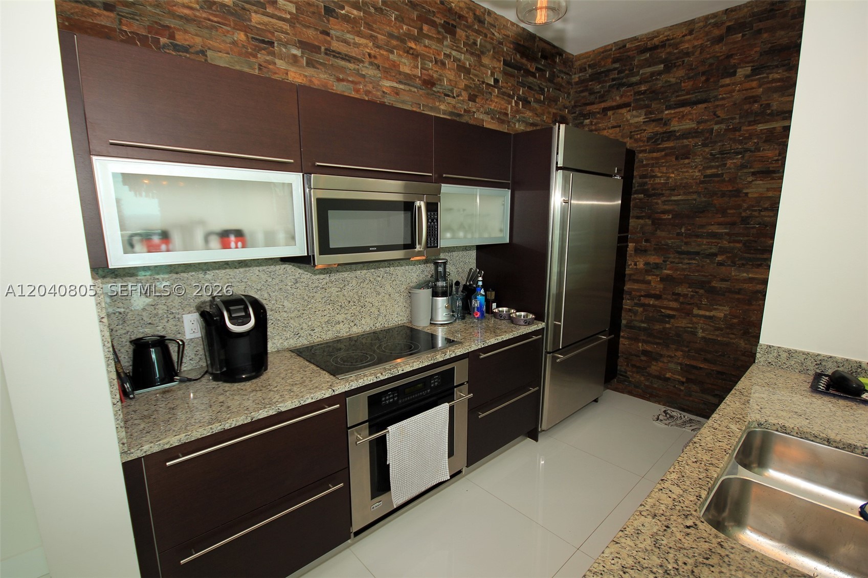 THE PLAZA 851 BRICKELL CO - Residential