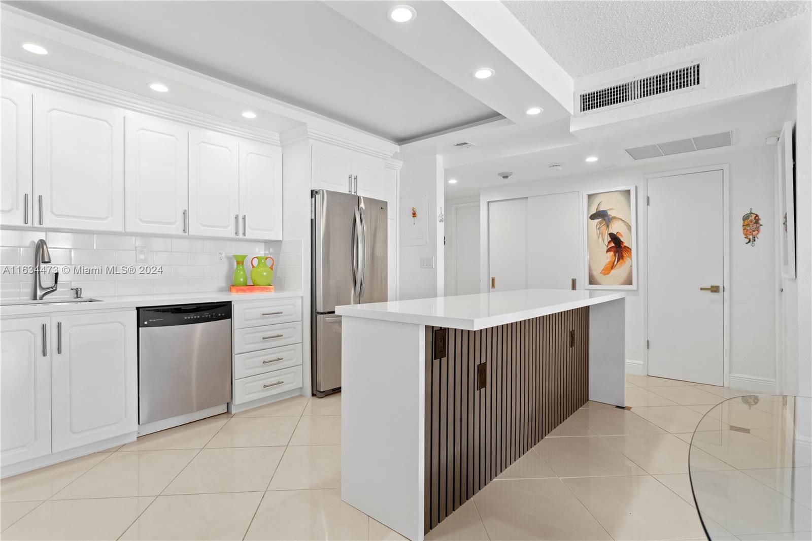 OCEANVIEW BUILDING A COND - Residential Lease