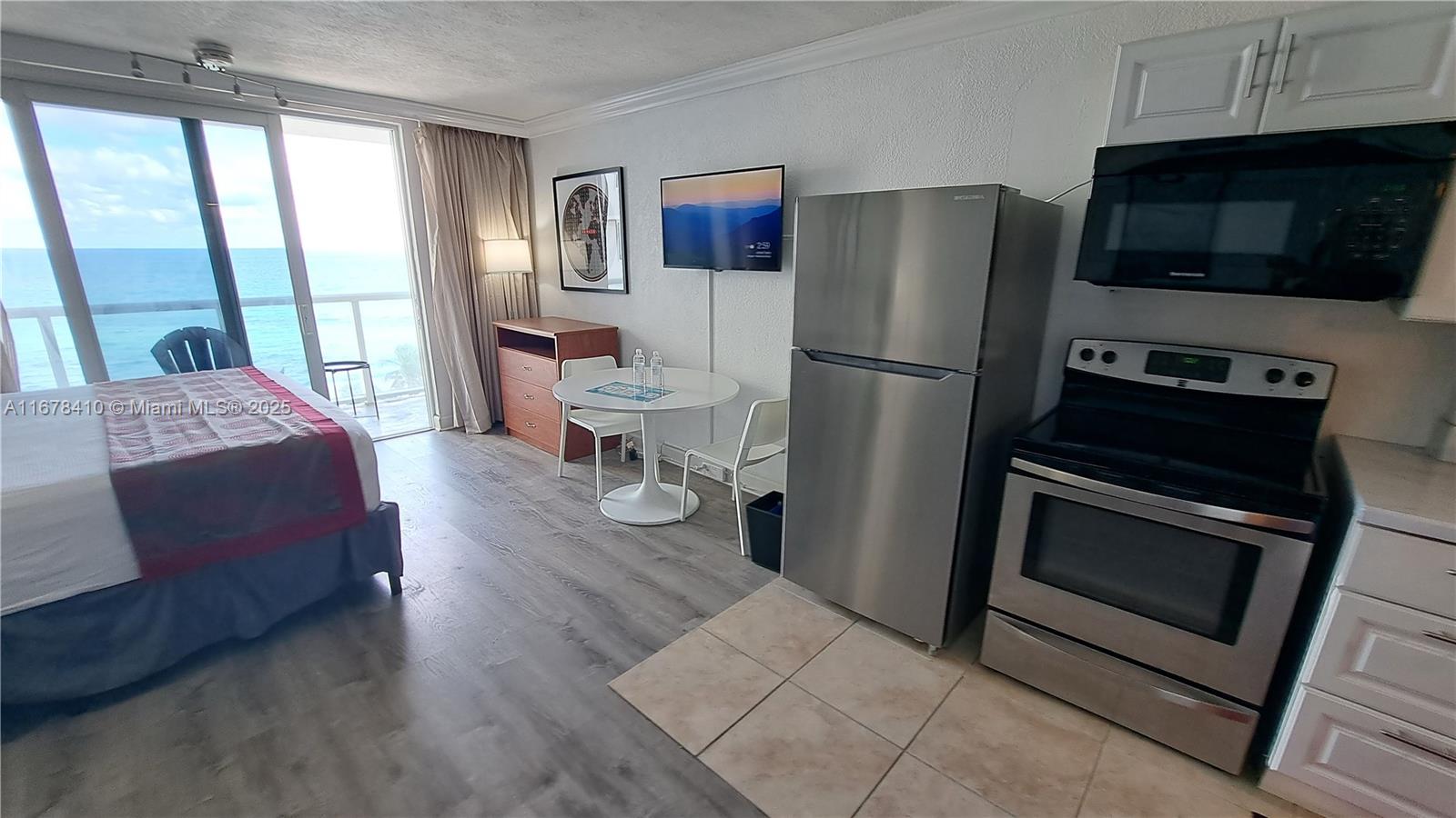 THE AVENTURA BEACH CLUB C - Residential