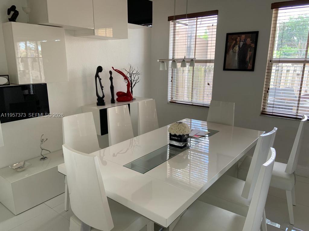 DORAL ISLES NORTH SEC ONE - Residential