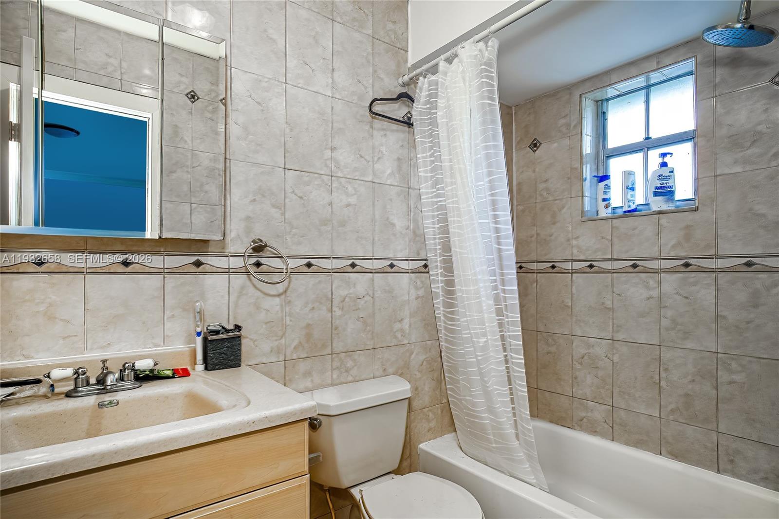 ELSINORE BEACH BOULEVARD - Residential Income
