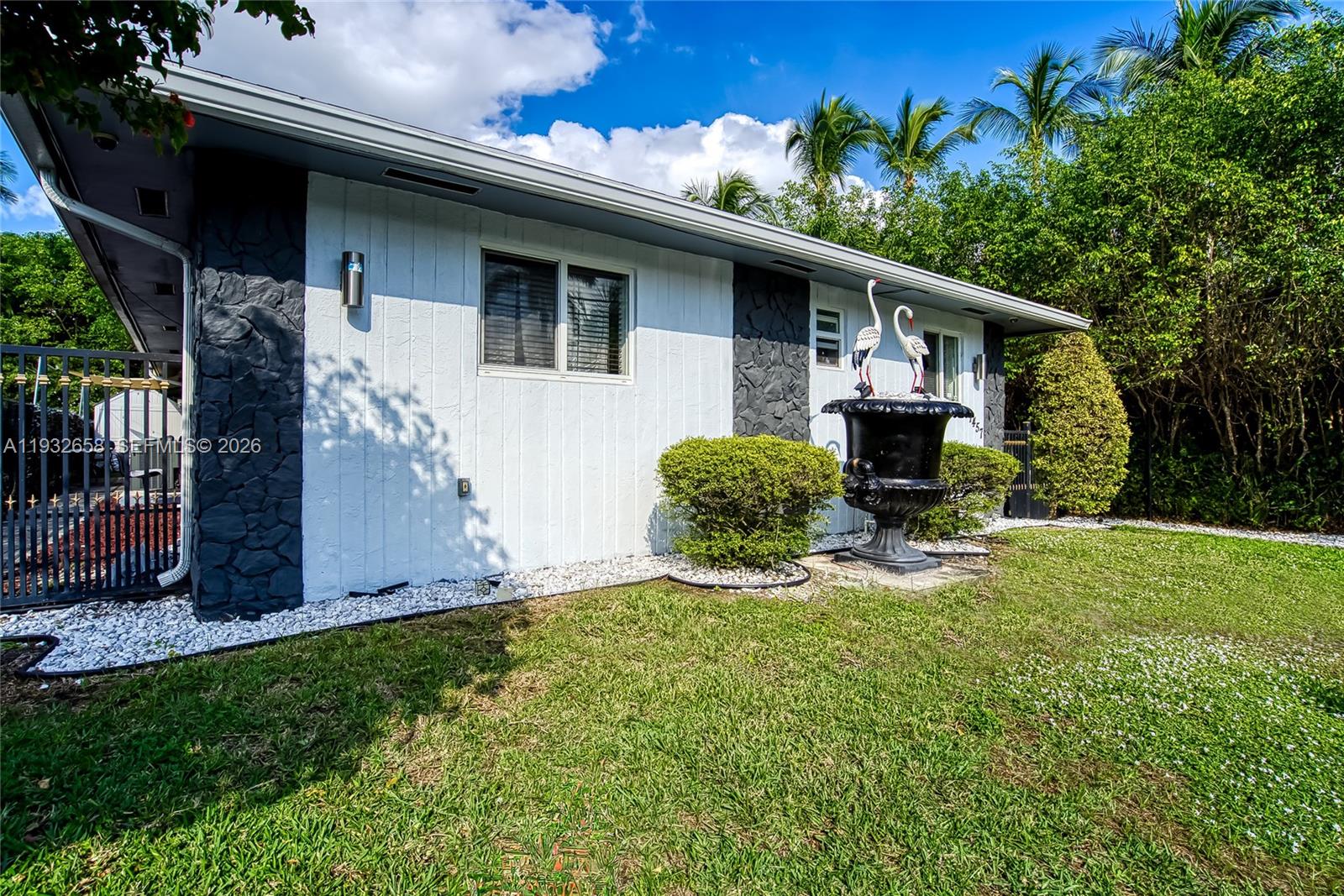 ELSINORE BEACH BOULEVARD - Residential Income