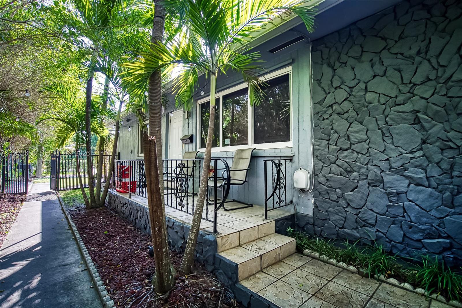 ELSINORE BEACH BOULEVARD - Residential Income