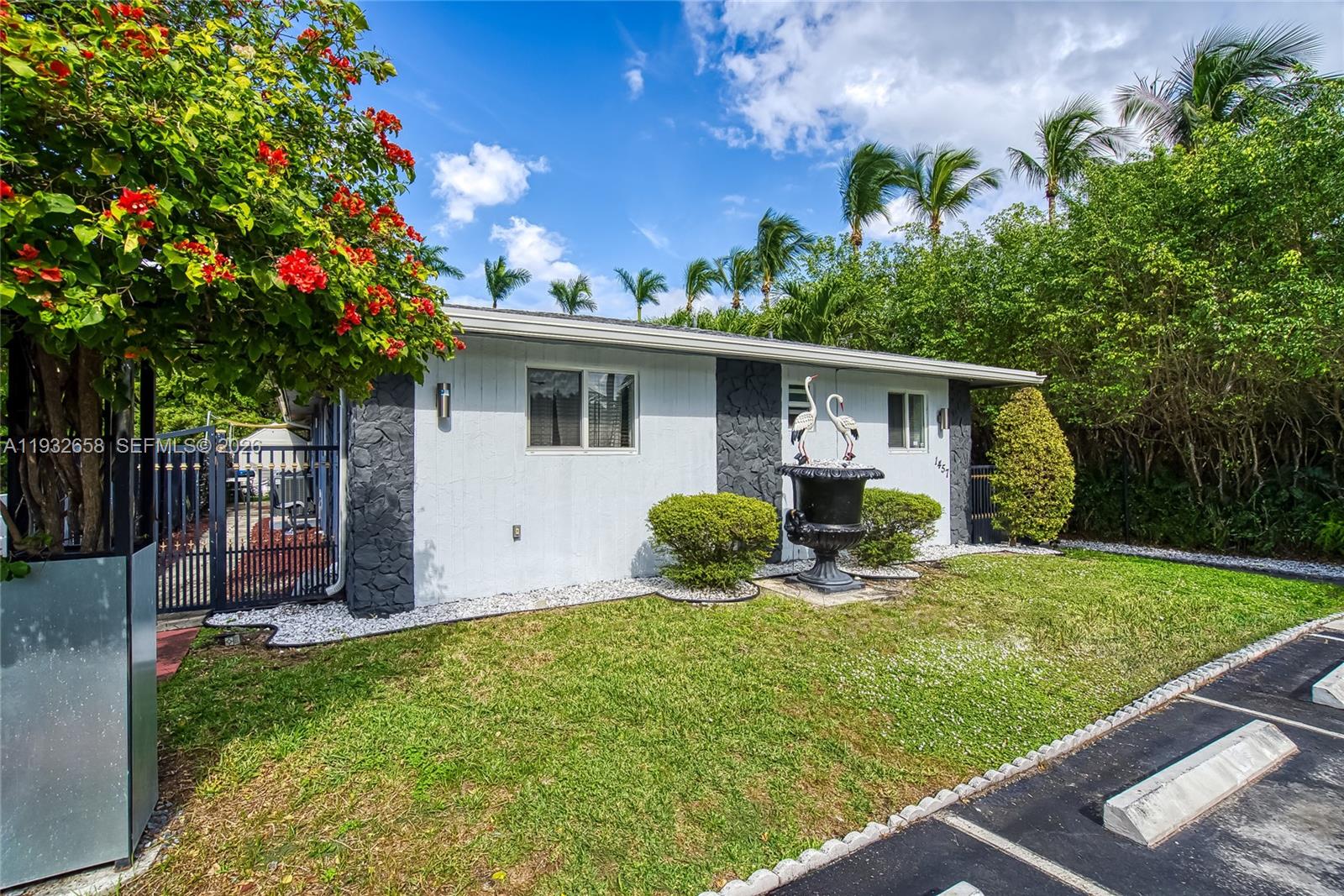 ELSINORE BEACH BOULEVARD - Residential Income