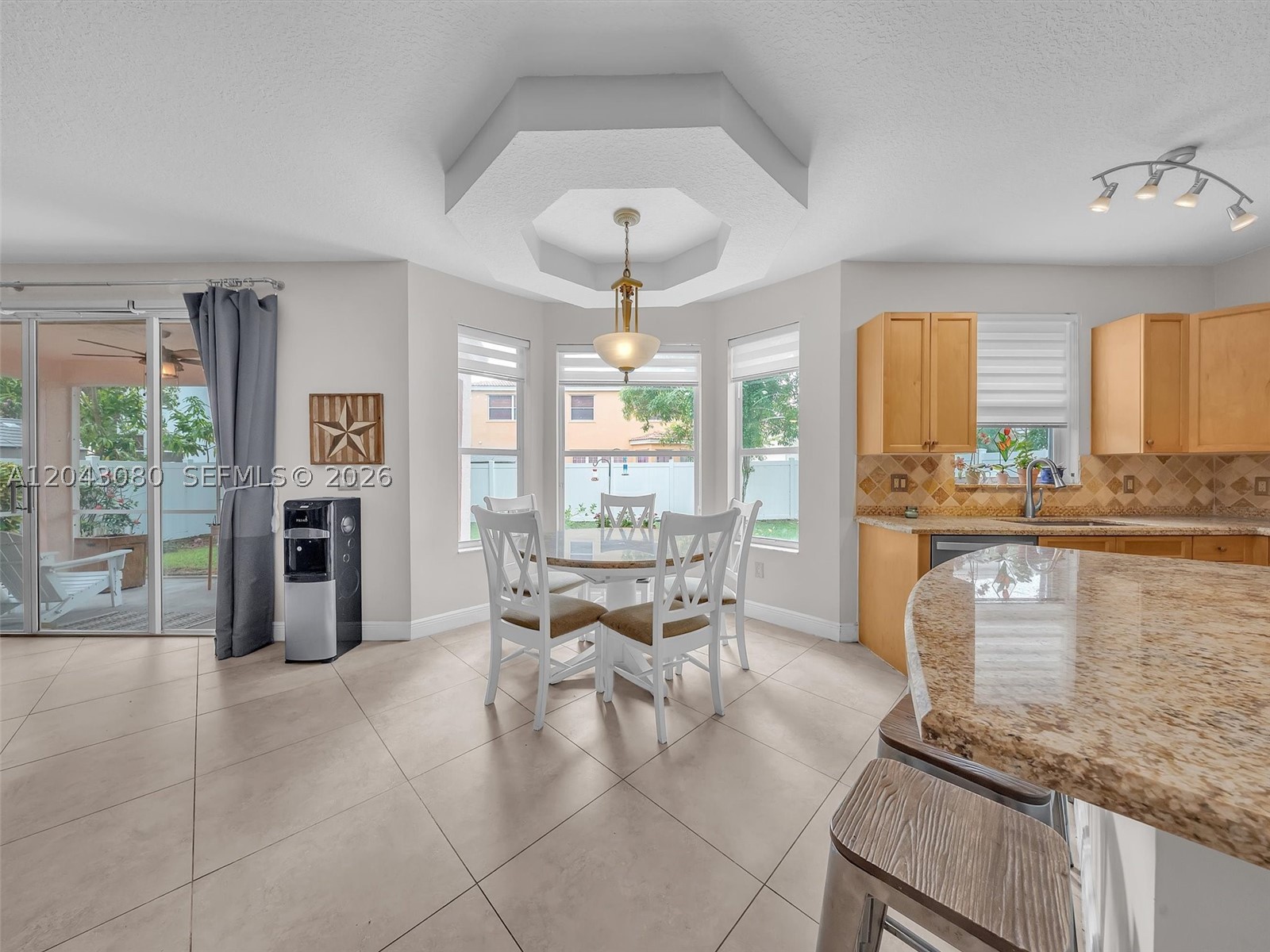 RIVIERA ISLES/CAPRI - Residential