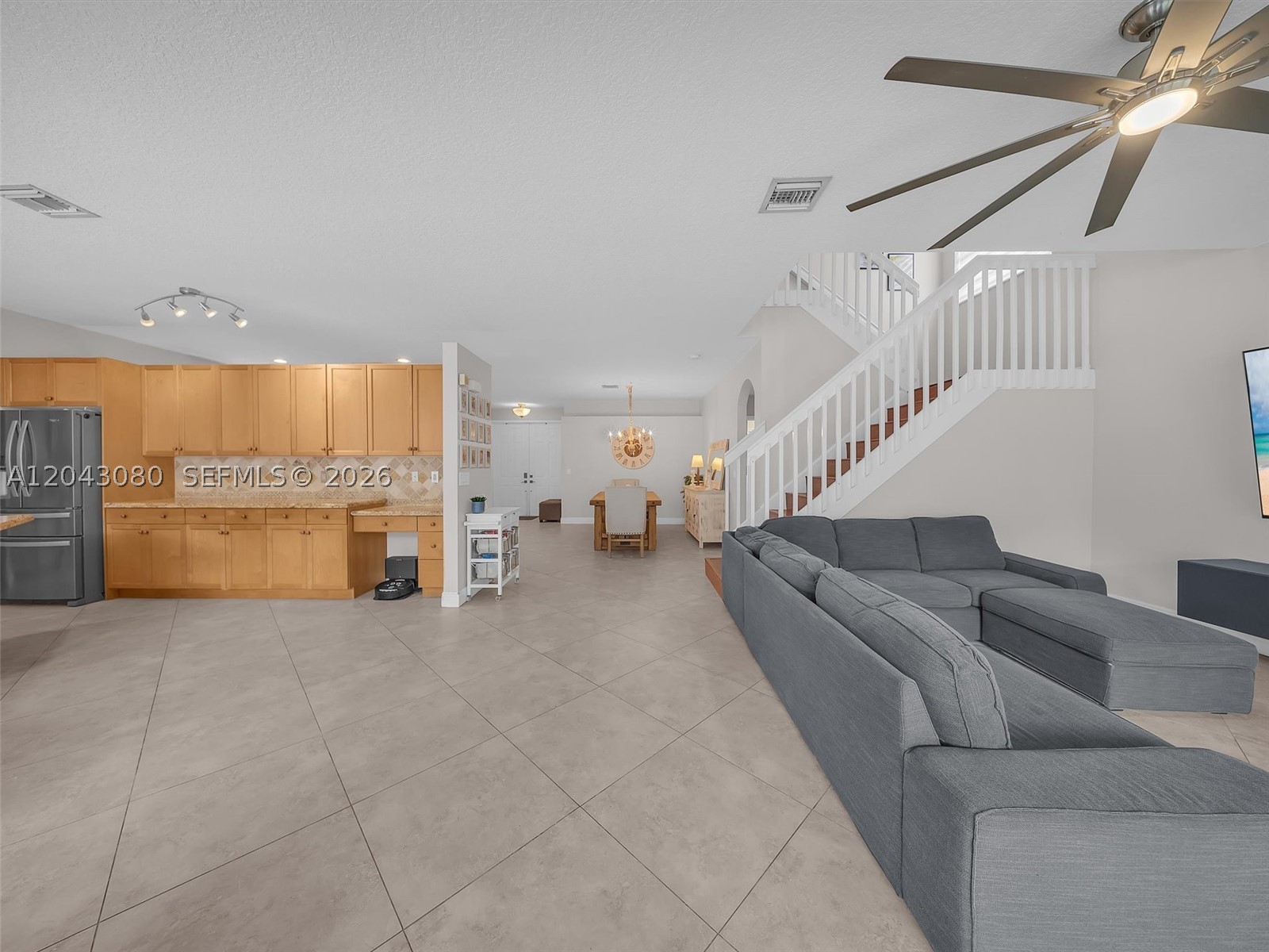 RIVIERA ISLES/CAPRI - Residential