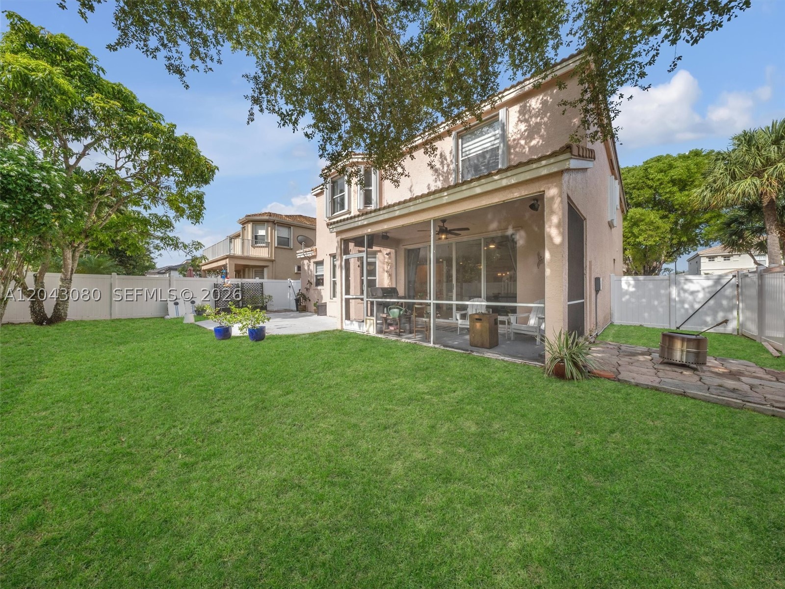 RIVIERA ISLES/CAPRI - Residential