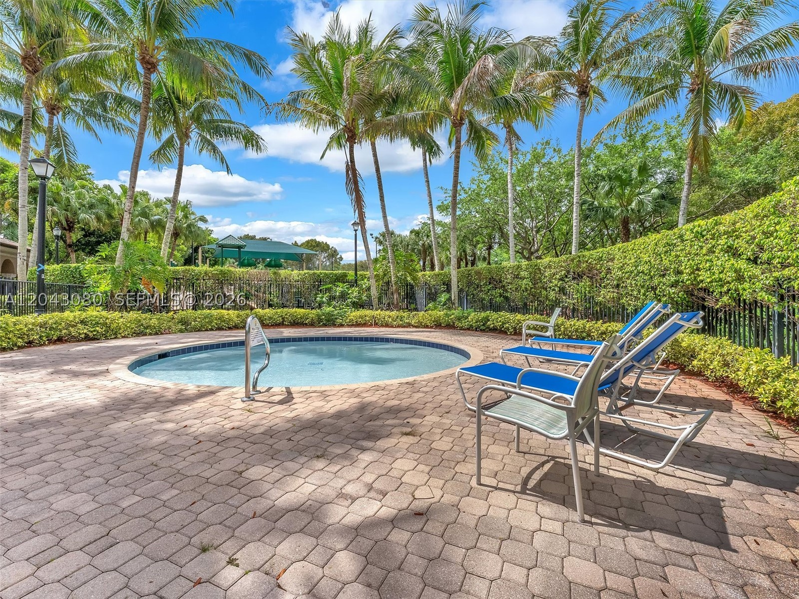 RIVIERA ISLES/CAPRI - Residential
