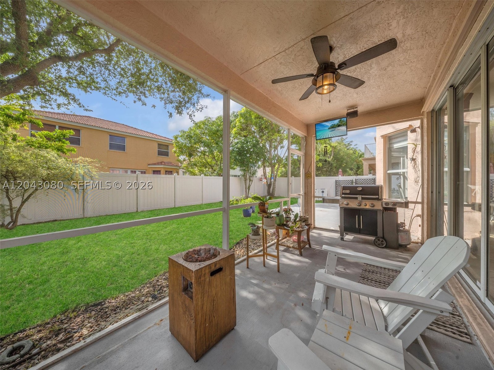 RIVIERA ISLES/CAPRI - Residential